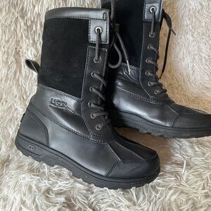 UGG  leather suede bootie black lace up Sz 5 1005582k